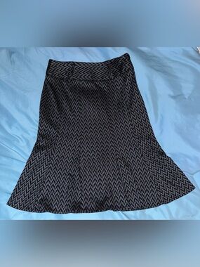 Susan Bristol Black and Gray Chevron A-Line Skirt - Size: 6